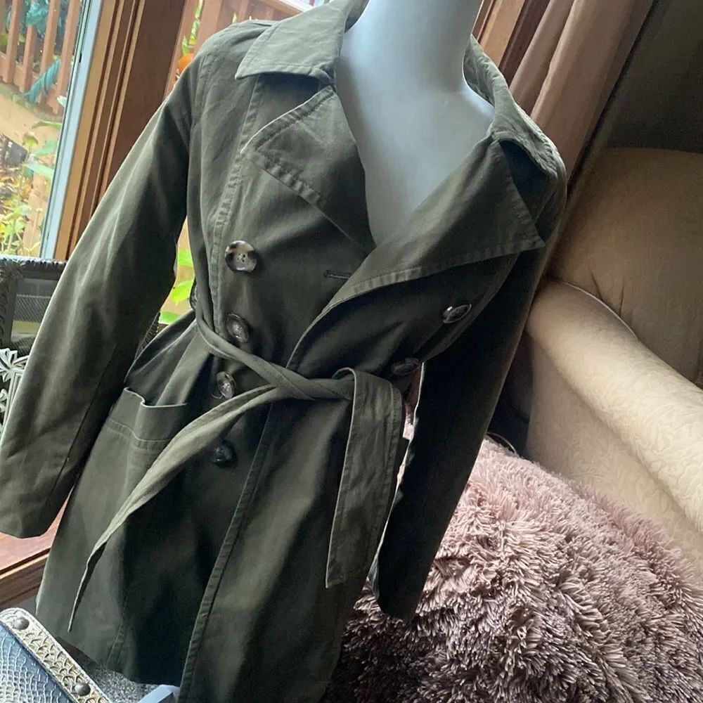 Ladies Army Green trench coat soft & thick lining XS old Navy